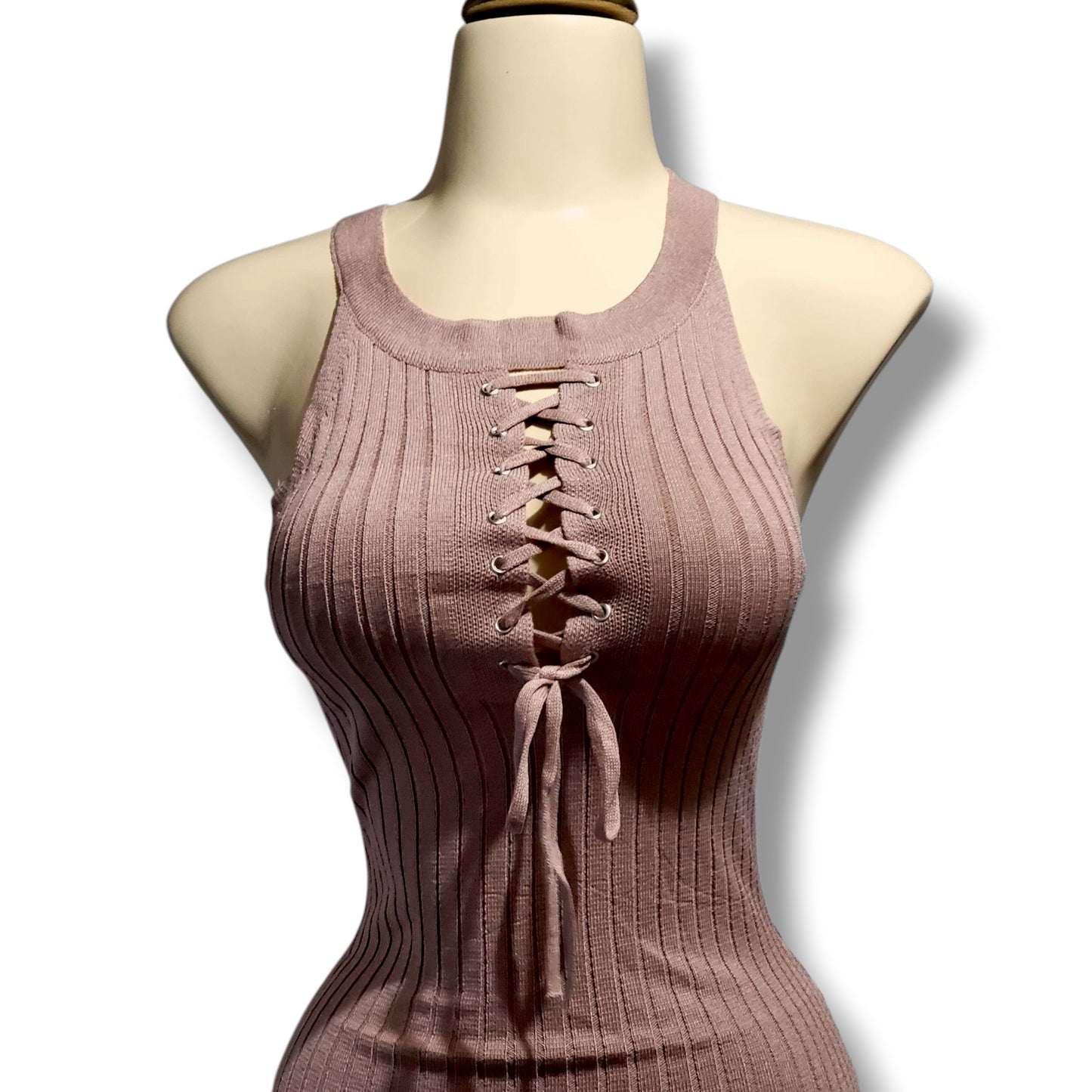 Vestido halter de punto acanalado con detalle de cordones