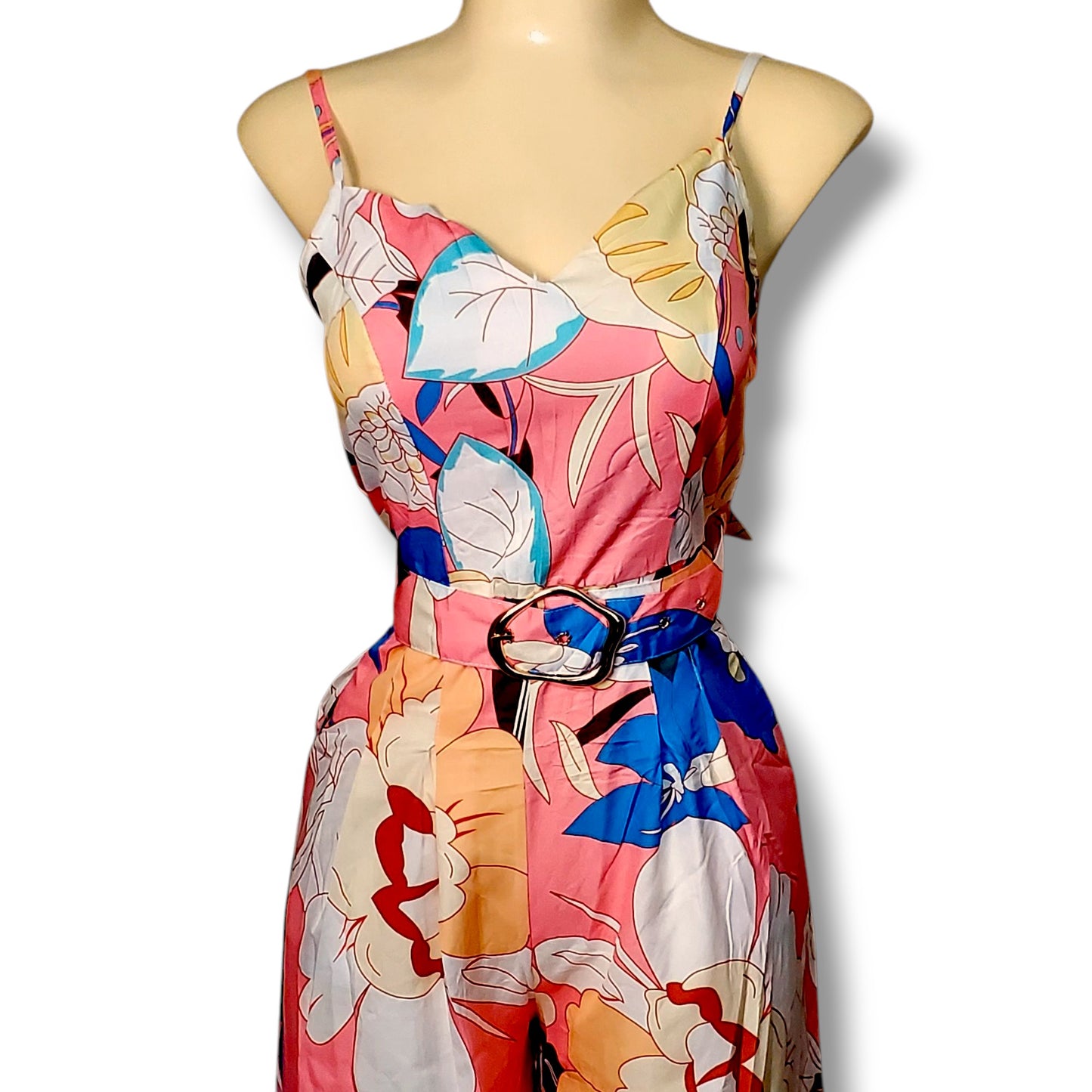 Jumpsuit floral de corte ancho con cinturón – Estilo elegante y cómodo