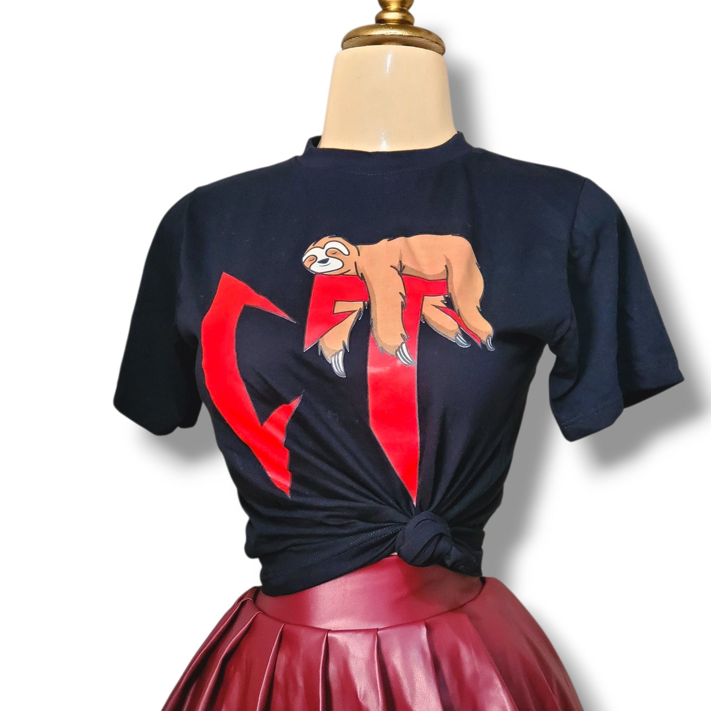 Conjunto con falda de vinipiel y playera – Estilo juvenil con short incluido