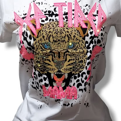 Playera con estampado de tigres y piedras decorativas