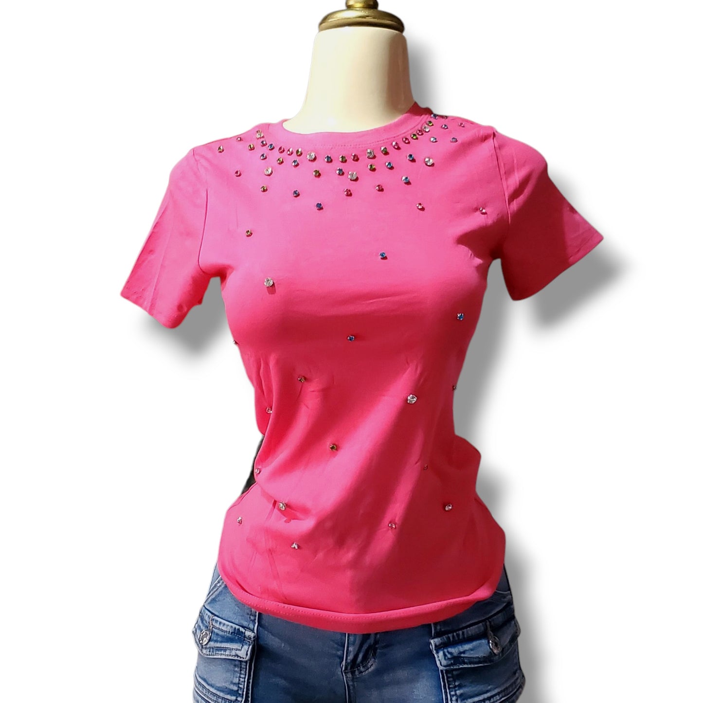 Camiseta de manga corta con pedrería multicolor
