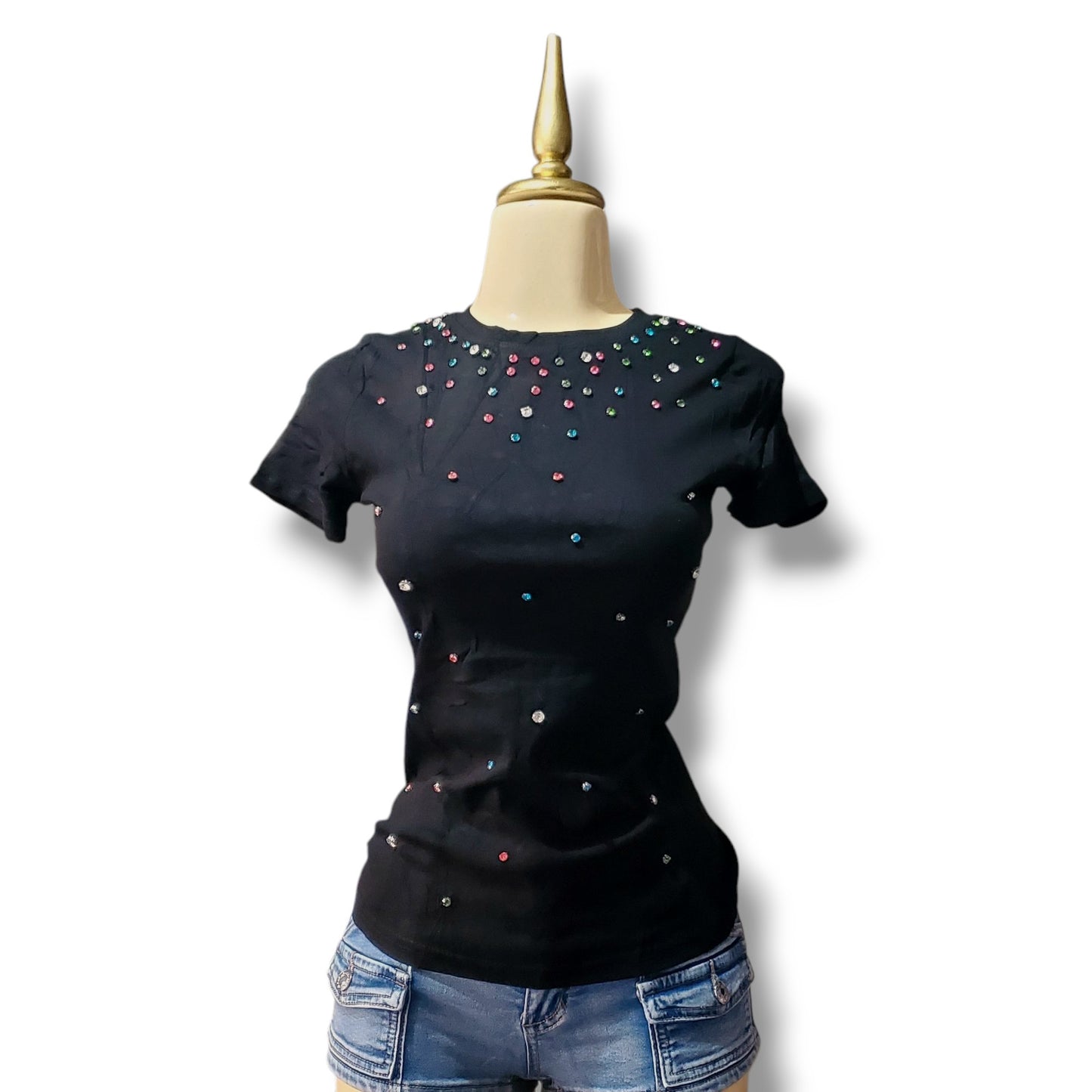 Camiseta de manga corta con pedrería multicolor