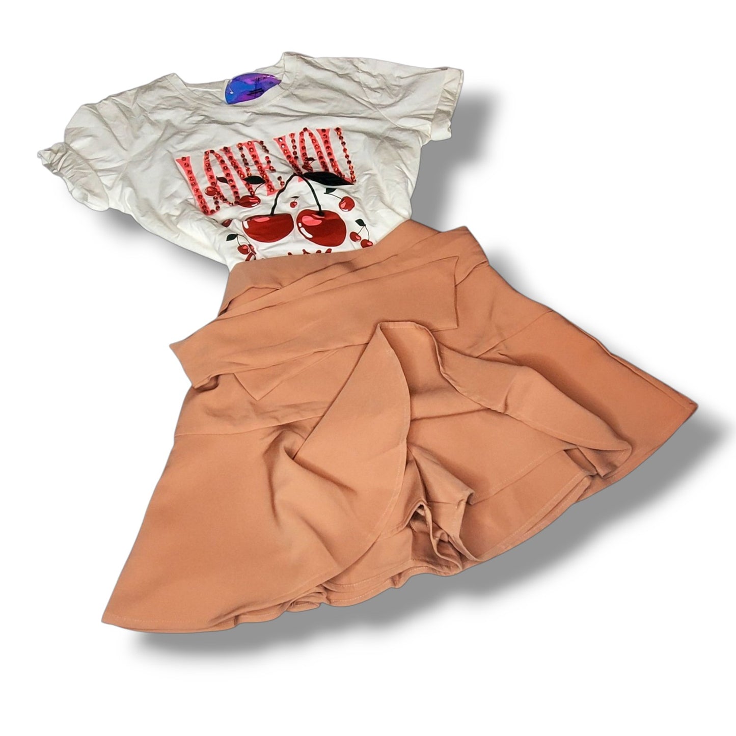 Falda con volantes y short incluido con lazo ajustable