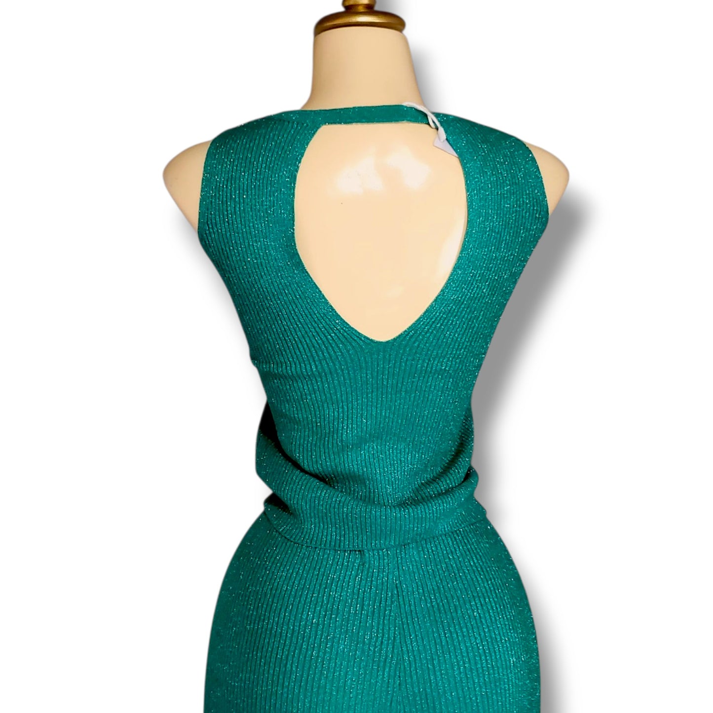 Conjunto de blusa sin mangas y pantalón – Escote en espalda con collar desmontable