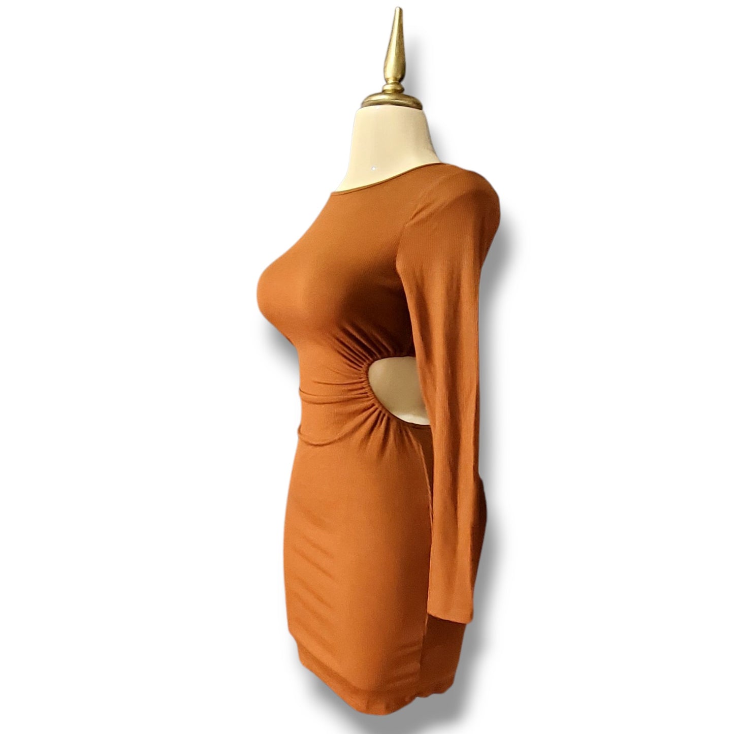 Vestido ajustado de manga larga con aberturas laterales