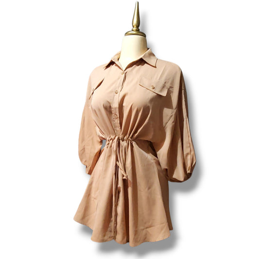 Vestido camisero holgado con cordón ajustable y mangas 3/4 abullonada