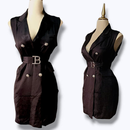 Vestido tipo blazer con doble botonadura y cinturón a juego