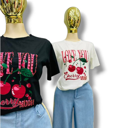Playera de cuello redondo con apliques de piedras remachadas