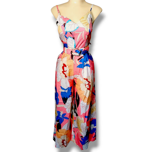 Jumpsuit floral de corte ancho con cinturón – Estilo elegante y cómodo