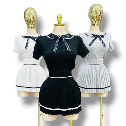 Conjunto acanalado con blusa y falda plisada – Cuello Peter Pan con moño removible