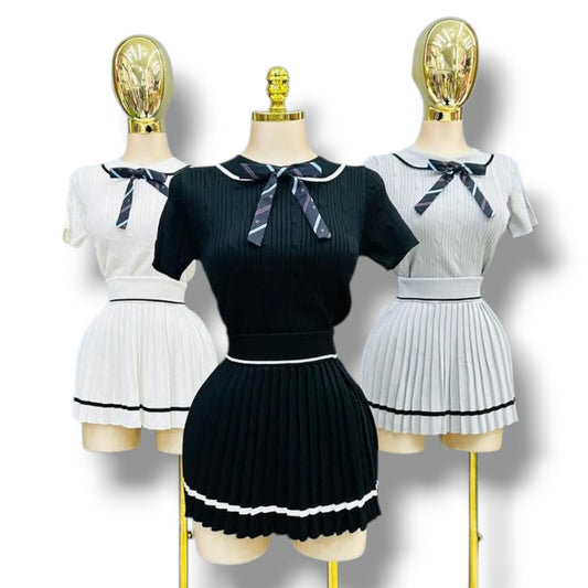 Conjunto acanalado con blusa y falda plisada – Cuello Peter Pan con moño removible