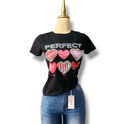Camisa de cuello redondo con perlas y piedras remachadas
