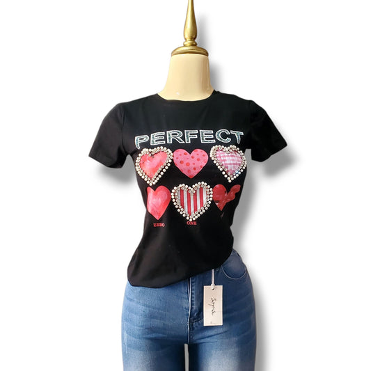 Camisa de cuello redondo con perlas y piedras remachadas