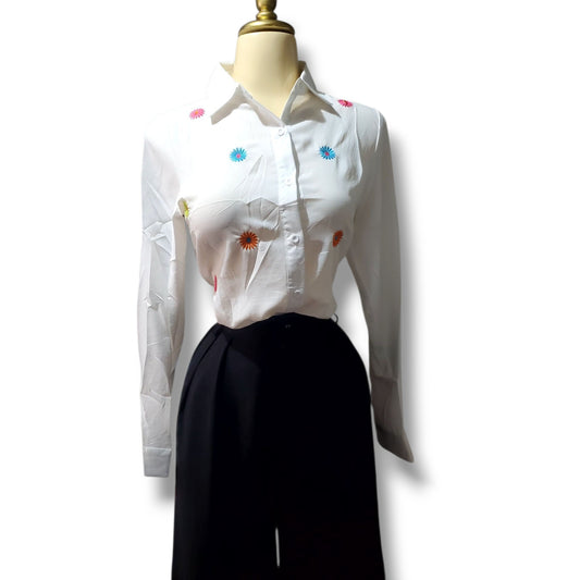 Blusa de vestir de manga larga con flores bordadas multicolor