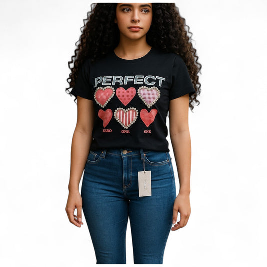 Camisa de cuello redondo con perlas y piedras remachadas